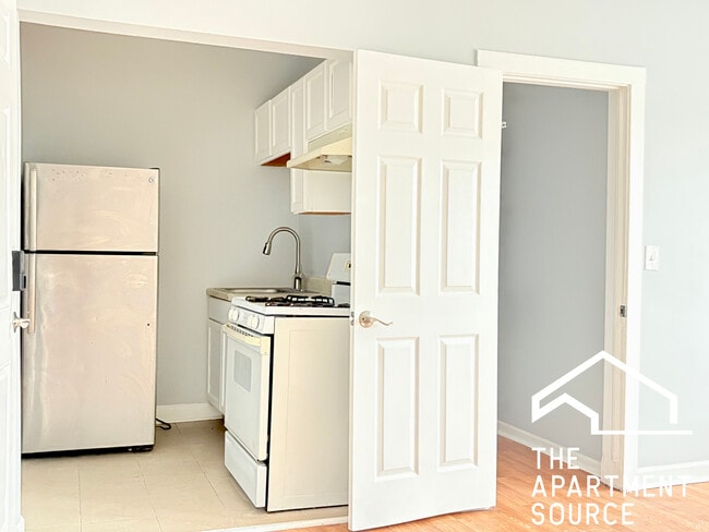 6228 S Western Ave unit 208, Chicago, IL 60636 - photo 4