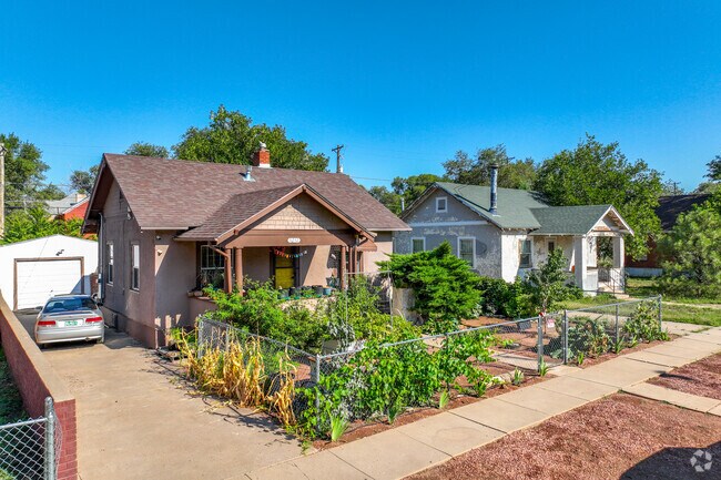 Beside bungalow homes, ranch styles are the most common in Heritage.