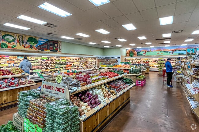 Trader Joe’s near Orem South stocks fresh produce and specialty items.