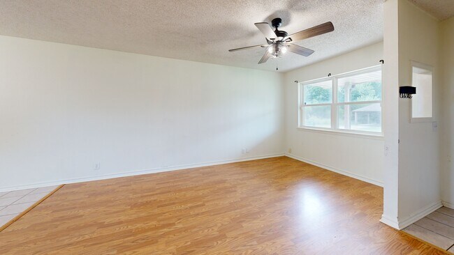 107 Sharp St, Perkins, OK 74059 - photo 3