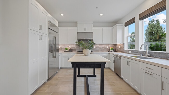 1025 Citron Rd, Fullerton, CA 92835 - photo 3