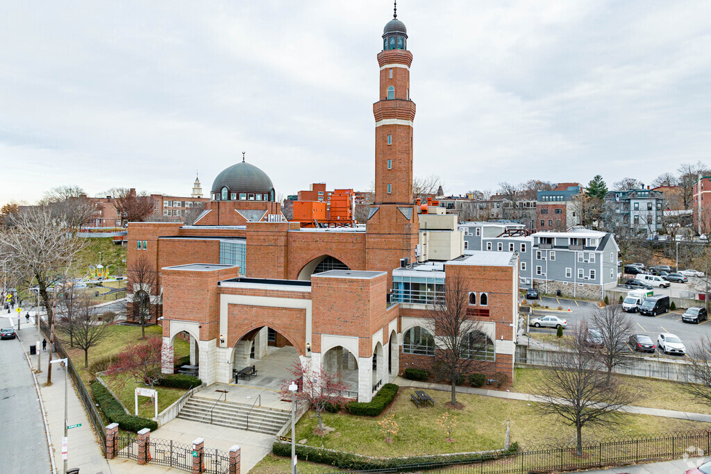 Malik Academy provides private education in the neighborhood of Mission Hill.