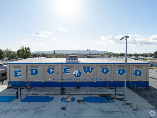 Edgewood Middle School is a California Distinguished School.