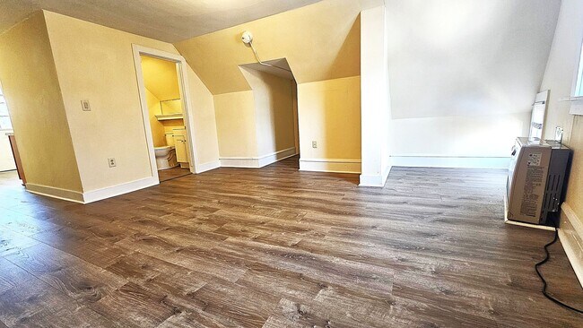 86-92 Archibald St unit 92 Archibald Street, Burlington, VT 05401 - photo 2