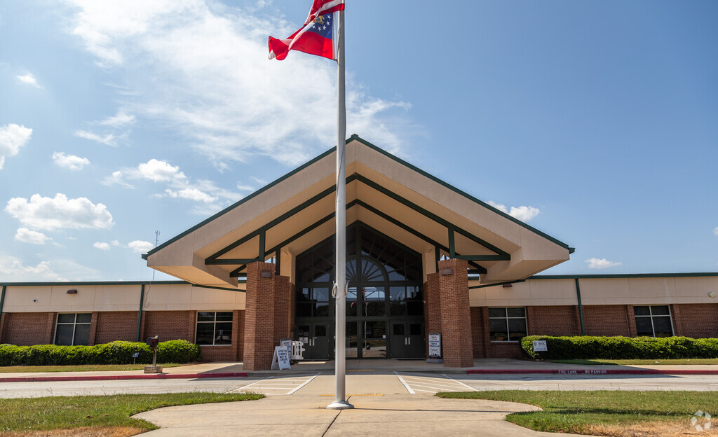 Rocky Plains Elementary School provides education to the little residents in 
Newton County