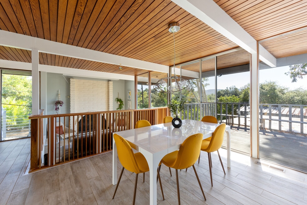 1548 W Via Rancho Pkwy unit House, Escondido, CA 92029 - photo 1