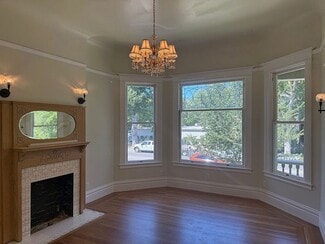 2210 Capitol Ave, Sacramento, CA 95816