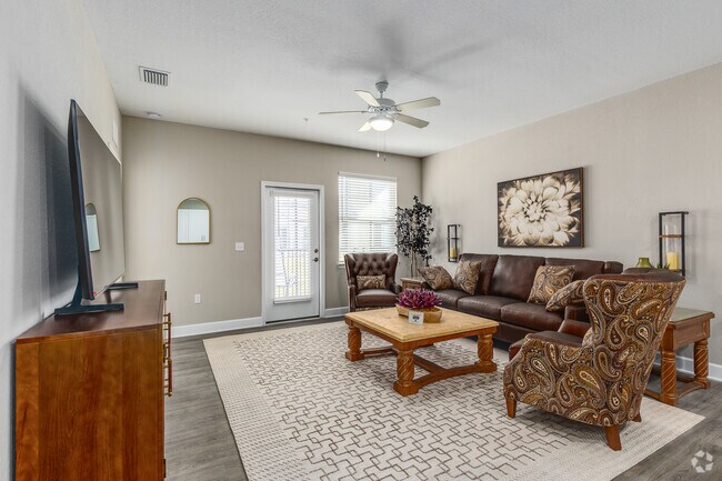 2BR, 2BA - 1,211SF - Living Room