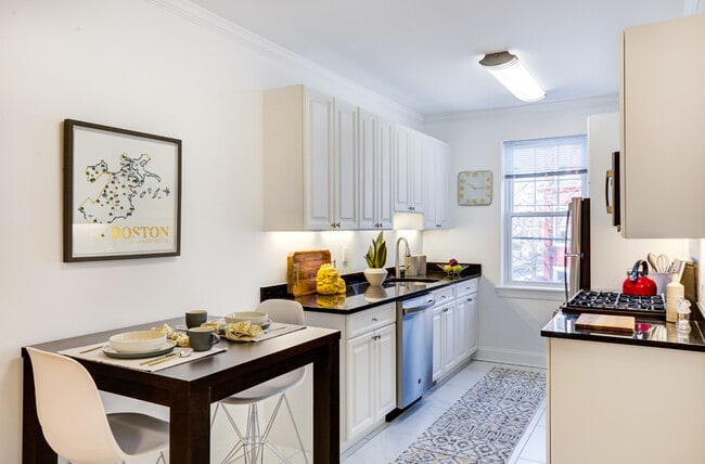 Auburn Harris Courtyard - Kitchen