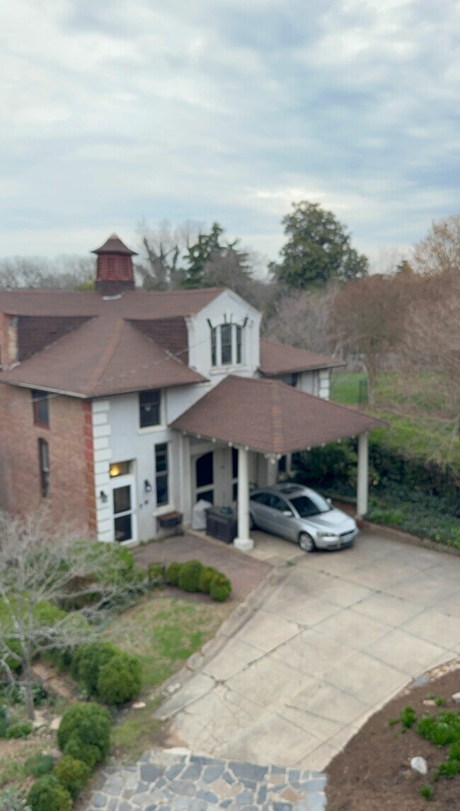 862 Main St Unit Carriage House Apartment, Danville, VA 24541