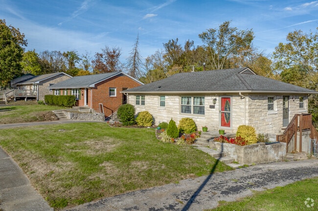 Streets in Stoneybrook-Brigadoon are lined with contemporary ranch homes.