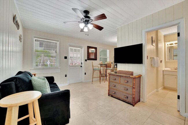 72 Gulf Blvd unit ID1052904P, Indian Rocks Beach, FL 33785 - photo 2