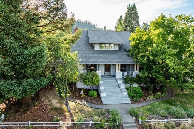 Lithia Park is full of two story homes with spacious front yards.