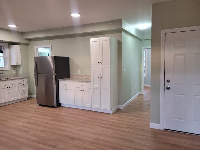 13 Myrtle St unit 2, Hillsborough, NH 03244 - photo 3