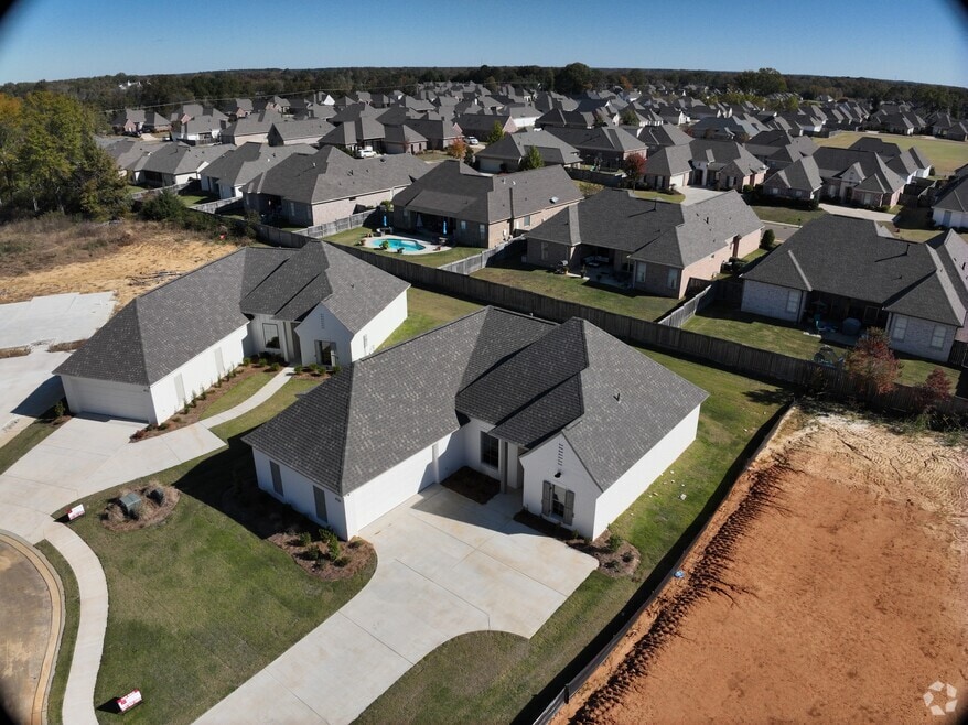 416 Aurora Cir, Canton, MS 39046 - photo 2