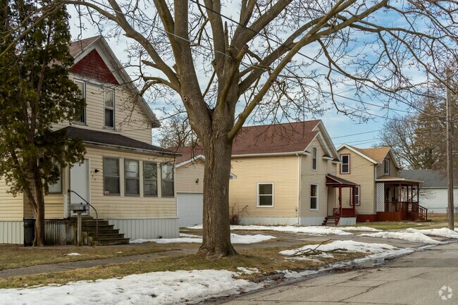 Residents of Houghton Jones enjoy a quiet neighborhood.