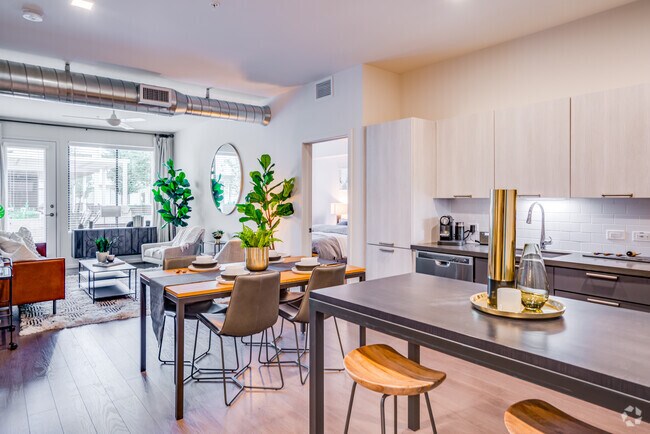 2 BR, 2 BA - 1,214SF