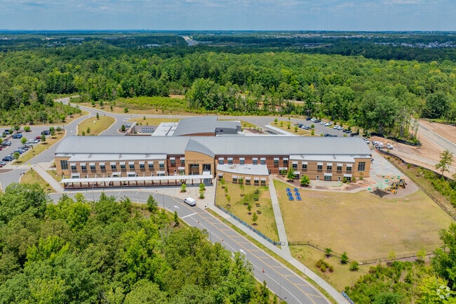 According to Niche.Com, Parkside Elementary School has a student-teacher ratio of 15 to 1.