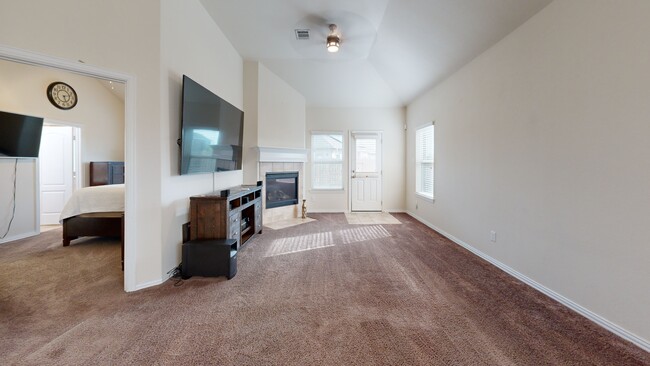 12725 Pirate Bend Dr, Texas City, TX 77568 - photo 2