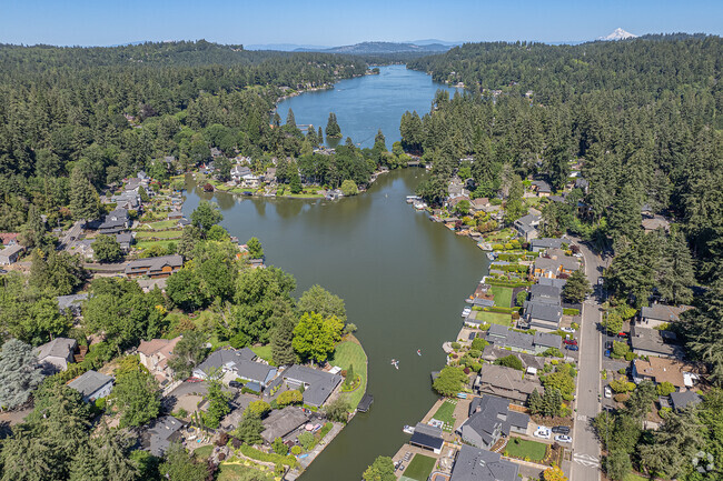Lake Oswego residents can enjoy exclusive access to Lake Oswego.