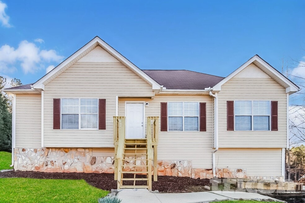 132 Diamond Ct, Carrollton, GA 30116 - photo 1