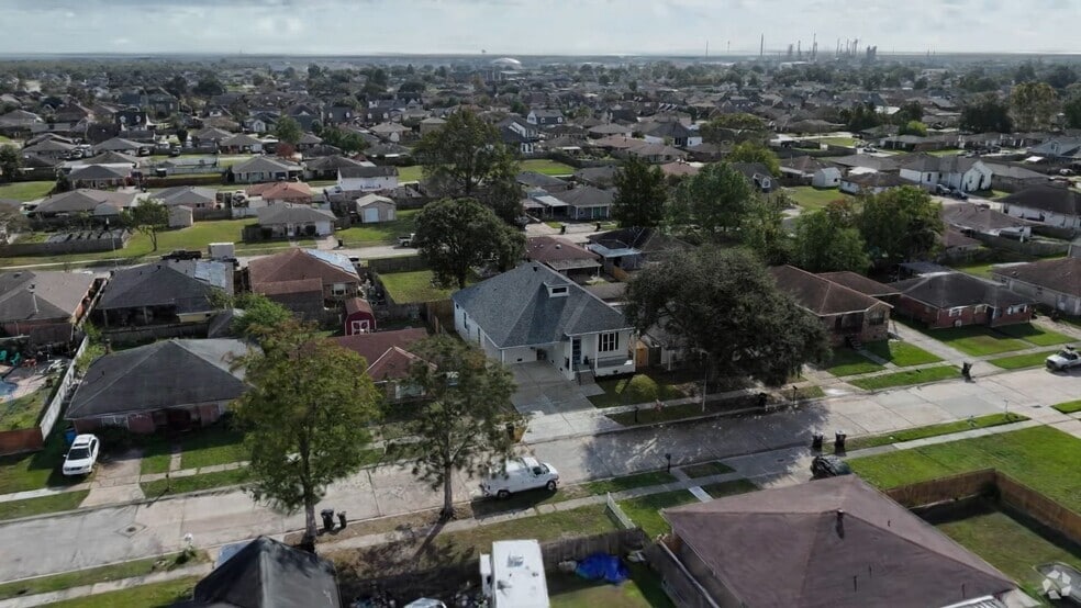 3509 Plaza Dr, Chalmette, LA 70043 - photo 2