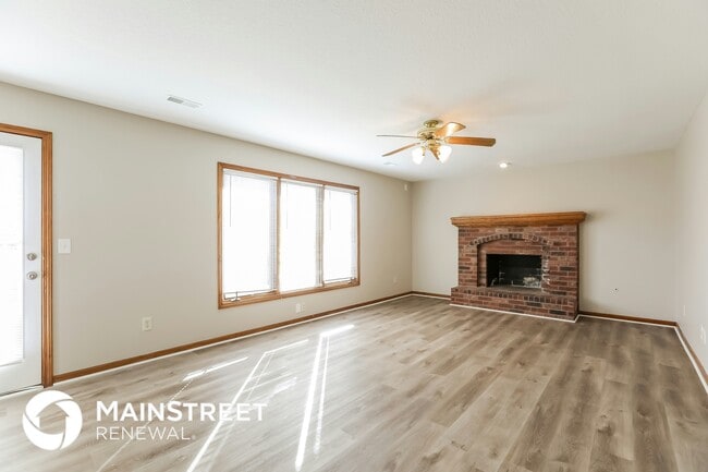 1125 SE 11 Terrace, Lee's Summit, MO 64081 - photo 6