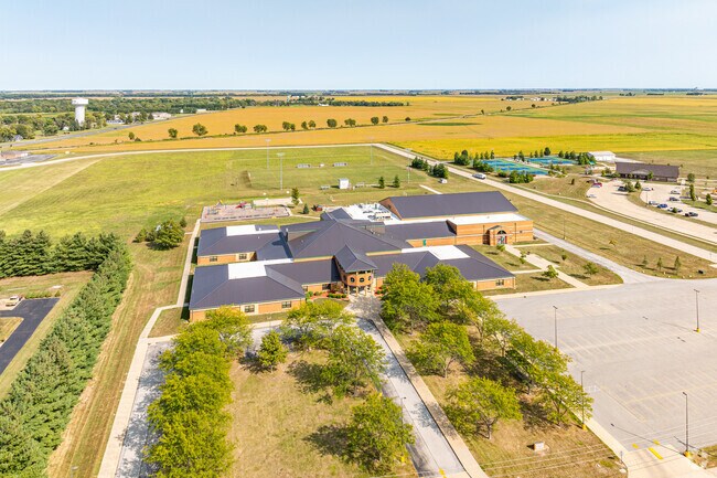 Mt. Zion Intermediate School has a student-teacher ratio of 16 to 1.