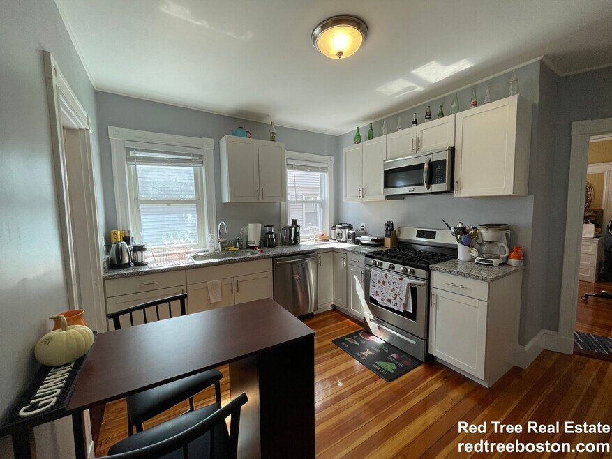124 Lowell St, Somerville, MA 02143 - photo 1