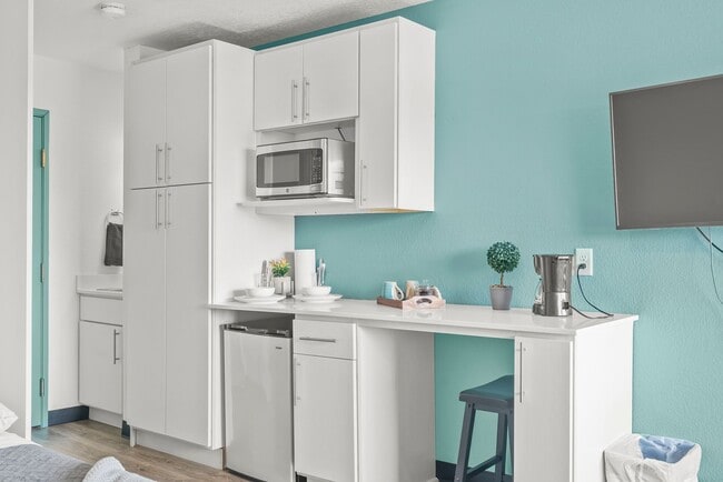 228 Spaces - Furnished Micro-Living Apartments, Cedar Falls, IA 50613 - photo 3