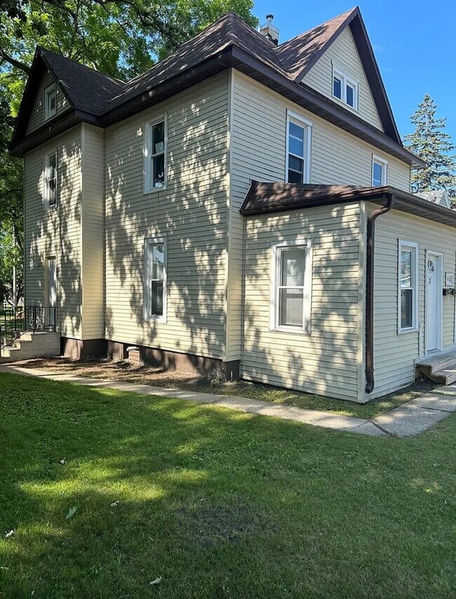 1423 5th Ave S Unit Khaliki Apartments, Fort Dodge, IA 50501