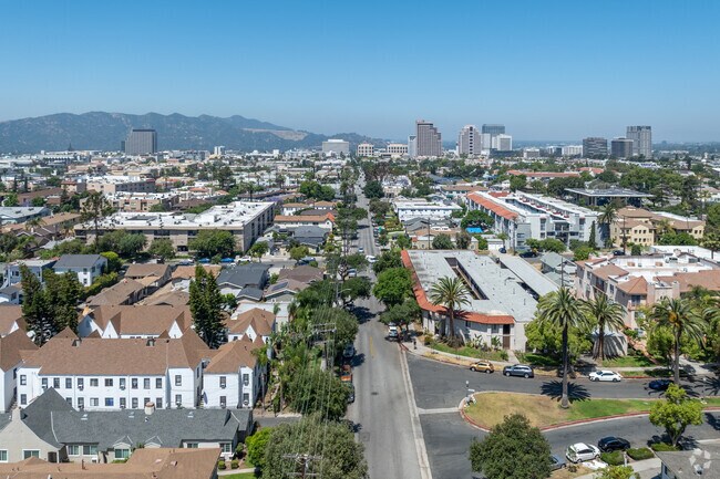 The neighborhood’s strong sense of community and central location make it one of Glendale’s most desirable places to live.