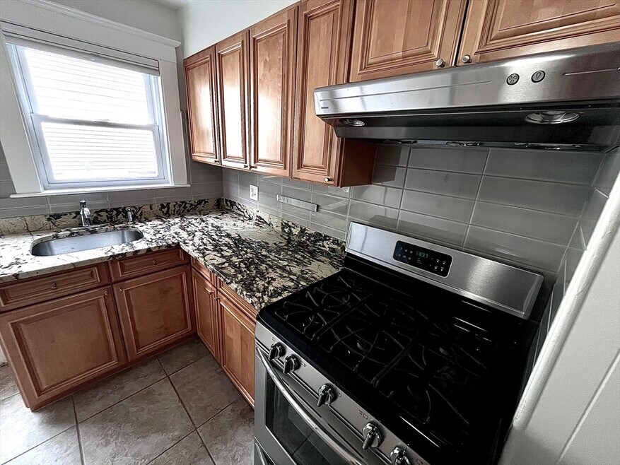 14 Winter St unit 1, Saugus, MA 01906 - photo 1