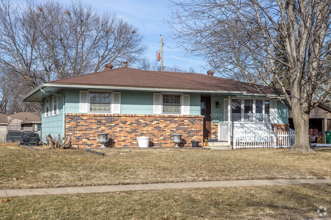 Southeast Ankeny features a wide variety of homes, from older Ranch style to modern Contemporary