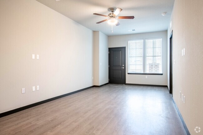 1BR, 1BA - 803SF