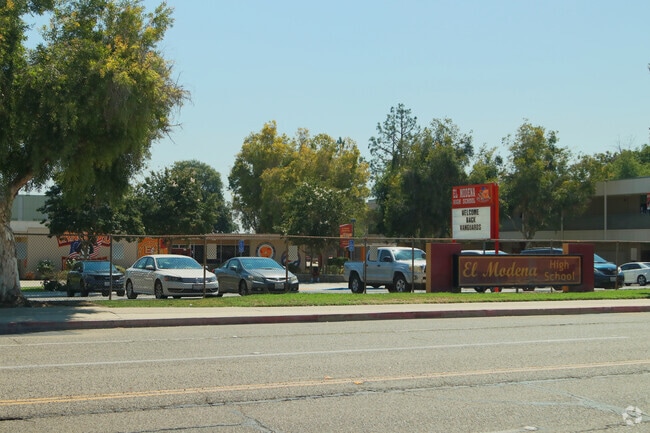 El Modena High School provides education to students in the Orange neighborhood of California.