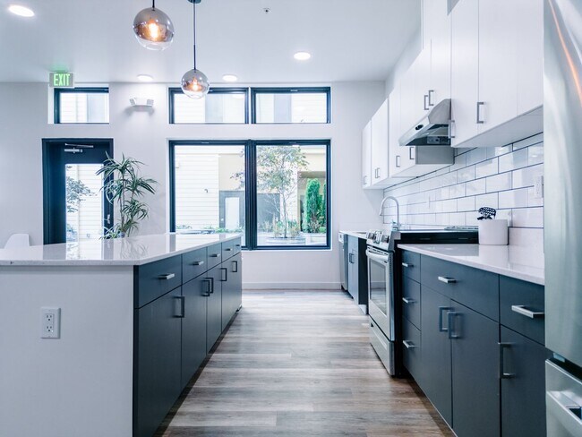 Experience Luxury Living at Bode 125: Modern Apartments with Top-Tier Amenities in Vibrant Seattle!, Seattle, WA 98125 - photo 6