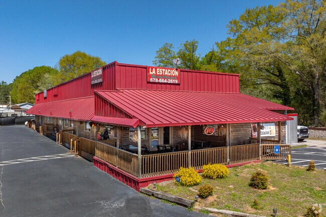 Grab a spicy Mexican meal at La Estacion in Whitesburg.