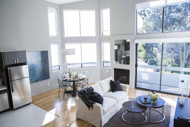 888 Hilgard  Furnished and Unfurnished, Los Angeles, CA 90024 - photo 5