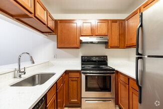 500 River Place Dr, Detroit, MI 48207