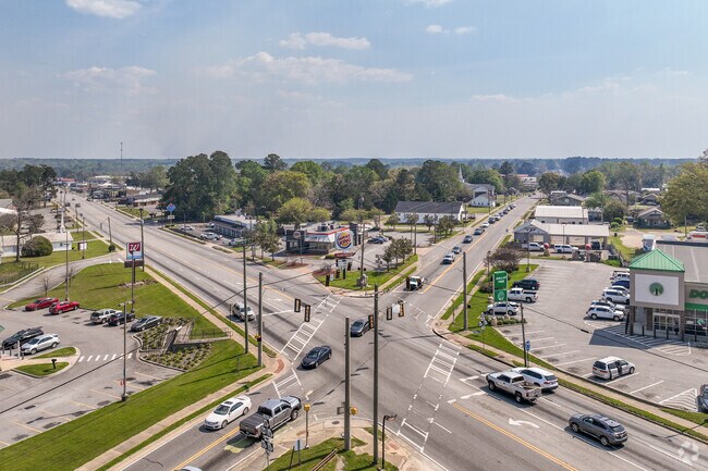 Highways 93 and 84 are the main roads in and out of Cairo.