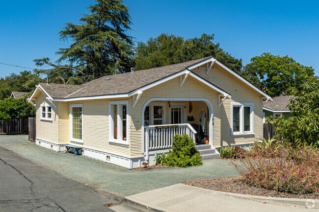 Most of the homes in Bishops Knoll were built in the mid 20th century.