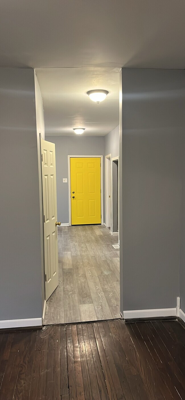 1550 Richard Gordon Hatcher Blvd unit A, Gary, IN 46404 - photo 6