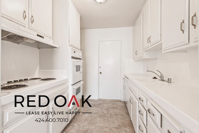 319 S Clark Dr unit 206, Los Angeles, CA 90048 - photo 2