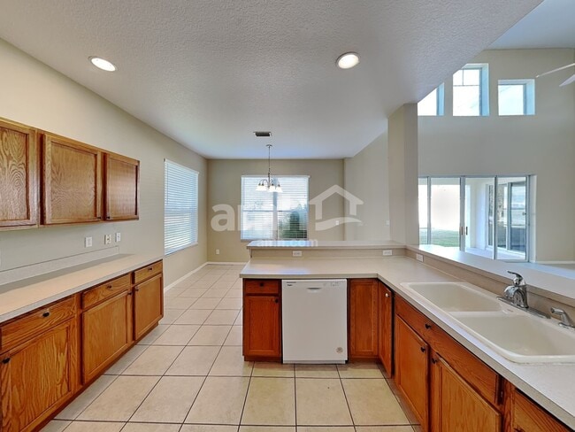 6101 41st St E, Bradenton, FL 34203 - photo 4