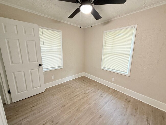 15811 Trinity St, Detroit, MI 48223 - photo 5