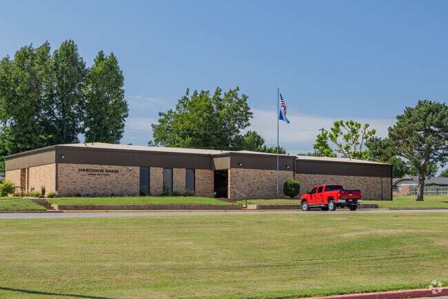 Mission Elementary School offer a variety of programs that challenge children.