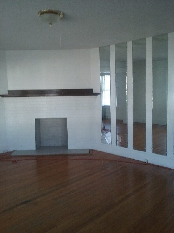 197 Acorn St unit 1 floor, Springfield, MA 01109 - photo 7