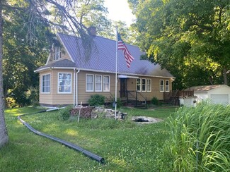 105 N Delavan St, Wisconsin Dells, WI 53965