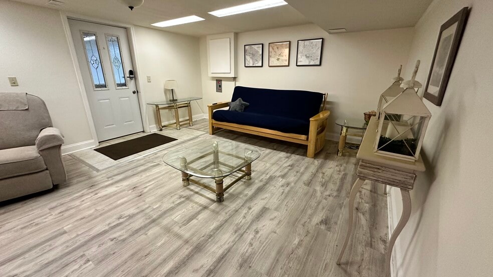 11423 Schuylkill Rd unit BSMT, Rockville, MD 20852 - photo 1